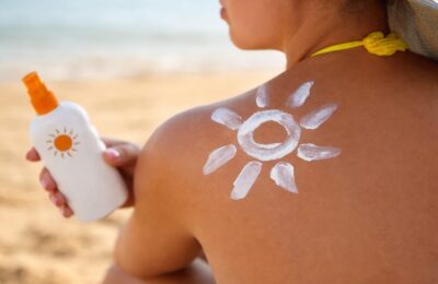 Medicul dermatolog Lucian Scurtu explică de ce arsurile solare din tinerețe cresc riscul de cancer