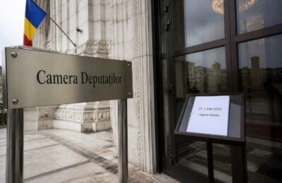 O parte din contribuția la sănătate ar putea fi direcționată către asigurări private