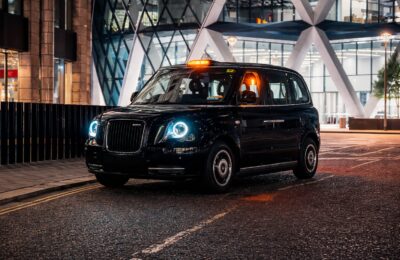 Poluarea aerului din Londra a scăzut cu până la 54% după extinderea taxei pentru mașinile vechi