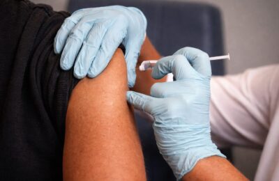 Vaccinul șase în unu ar putea reduce numărul de injecții pentru sugari în programul național de imunizare