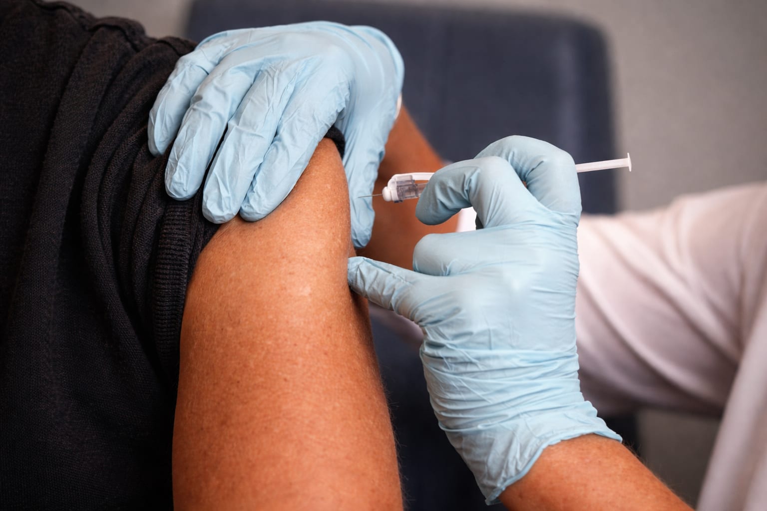 Vaccinul șase în unu ar putea reduce numărul de injecții pentru sugari în programul național de imunizare