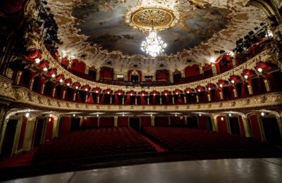 Manuela Barna-Ipate și Cosmin Marcovici urcă pe scena Operei din Iași în „La traviata”