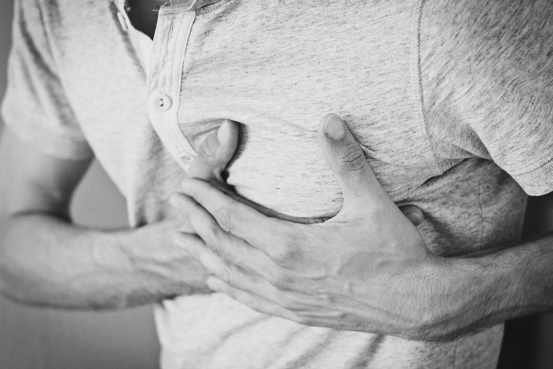 Bărbat cu simptome de infarct
